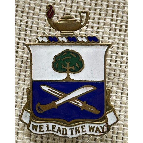 WWII US Army Pin 29th Infantry Regiment DI DUI Unit Crest Insignia - Picture 5 of 6